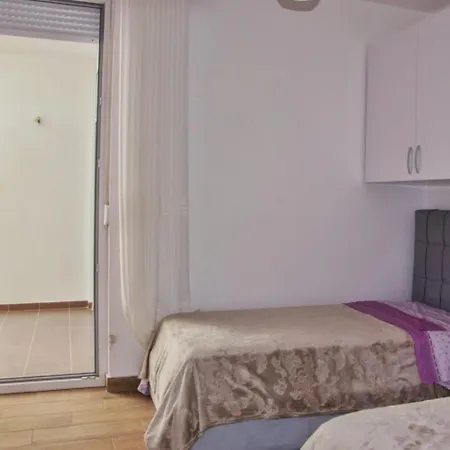 Apartment Deluxe With Balcony Sakes